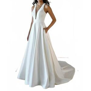 NEW STELLA YORK simple wedding gown with keyhole back & bow detail in shades of